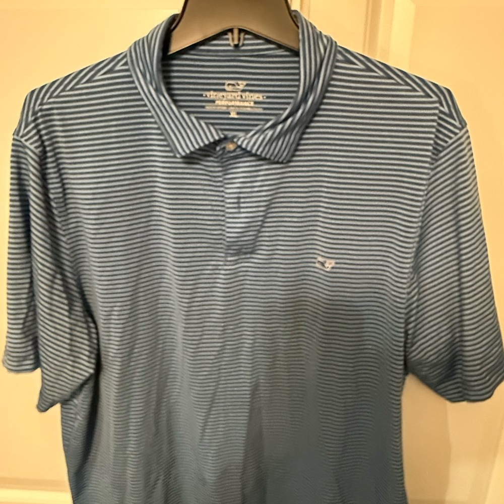 Vineyard Vines Men's Polo in Blue and White Stripes